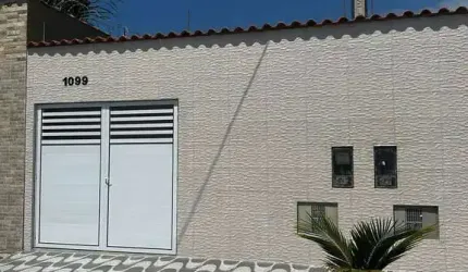 Casa geminada com piscina em Itanhaem/SP