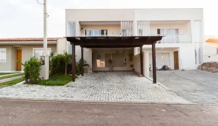 Sobrado em condomínio para venda com 123m com 3 quartos sendo 1 suíte