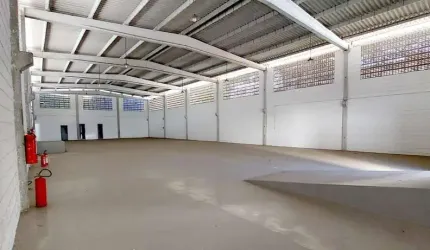 EXCELENTE GALPÃO PARA LOCAÇÃO