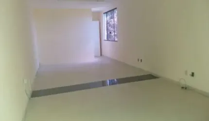 Sala comercial com 1 sala para alugar no Recreio Ipitanga, Lauro de Freitas , 40 m2 por R$ 1.300