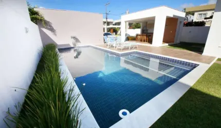 Casa em condomínio fechado com 4 quartos à venda no Guarajuba, Camaçari  por R$ 2.400.000