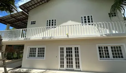 Casa em condomínio fechado com 4 quartos à venda na Praia de Busca Vida, Camaçari  por R$ 1.500.000