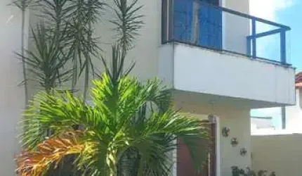 Casa em condomínio fechado com 3 quartos à venda no Abrantes, Camaçari  por R$ 800.000