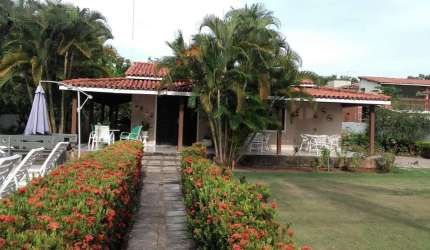 EXCELENTE CASA DE 3/4 COM DUAS SUÍTES NA ESTRADA DO COCO!