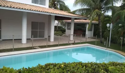 Casa em condomínio fechado com 5 quartos à venda na Praia de Busca Vida, Camaçari  por R$ 2.600.000