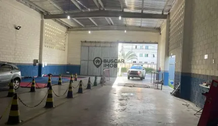 Barracão / Galpão / Depósito à venda no Capelão, Lauro de Freitas  por R$ 900.000
