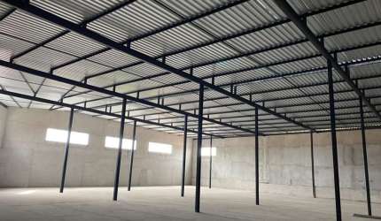 LOJÃO DE 1.400 M2 DE ÁREA CONSTRUÍDA DIVIDIDA EM DOIS PAVIMENTOS DE 700 M2.