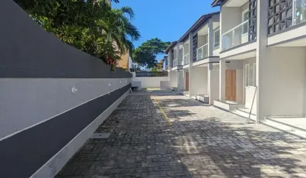 Casa com 3/4 em Ipitanga