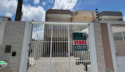 Sobrado no bairro Santa Regina