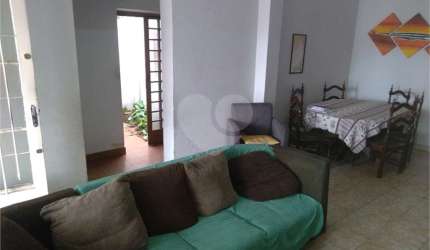 Casa térrea com 2 quartos à venda em Centro - SP