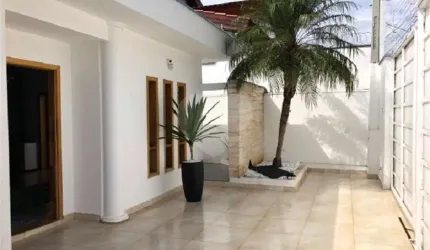 Casa térrea com 3 quartos à venda em Jardim Santa Rosália - SP