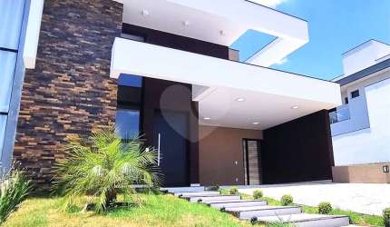 Condomínio com 3 quartos à venda em Cajuru Do Sul - SP
