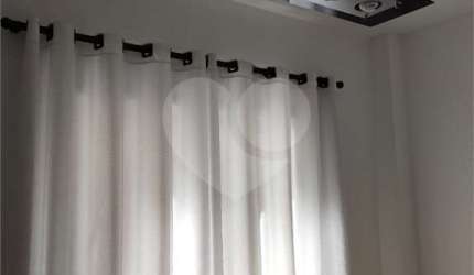 Condomínio com 2 quartos à venda em Jardim Karolyne - SP