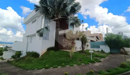 Condomínio com 3 quartos para locação em Itapeva - SP
