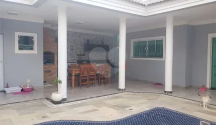 Condomínio com 3 quartos à venda em Vila Haro - SP