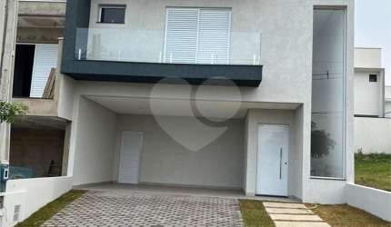 Condomínio com 3 quartos à venda em Cajuru Do Sul - SP