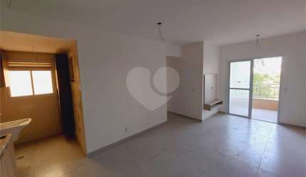 Apartamento com 3 quartos para locação em Parque Campolim - SP