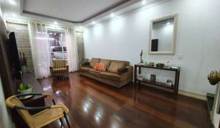 CASA A VENDA, SOBRADO 3 DORMITÓRIOS, SUÍTE, AMPLA SALA, COZINHA, ÁREA GOURMET COM CHURRASQUEIRA, 2 VAGAS COBERTAS. JARDIM MONTE AZUL.