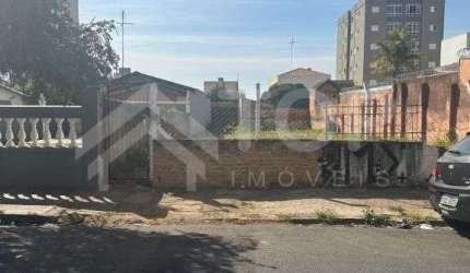 Terreno à venda no Centro, São Carlos  por R$ 640.000