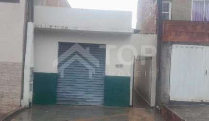 Casa e salao comercial no Bairro Cidade Aracy II
