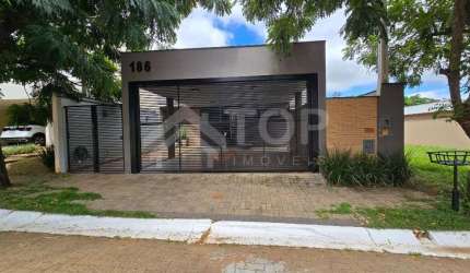 Excelente casa com 3 dormitorios, com piscina com hidro e churrasqueira em condominio fechado proximo a Ufscar