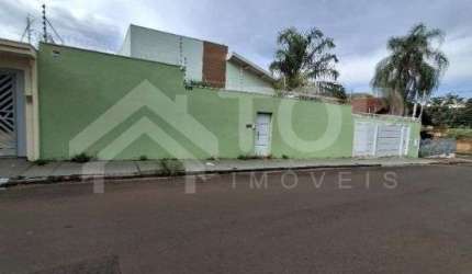 Lindo imovel de 3 dormitorios espacosos, sendo 1 suite e piscina