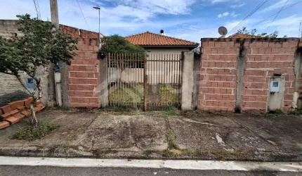Casa de 2 dormitorios no Lot. Res. Eduardo Abdelnur