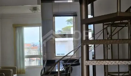 Lindo duplex de 3 dormitorios com 1 suite semi mobiliado no Res. Orizzont di San Carlo