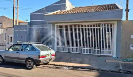 Excelente casa de 3 dormitorios com 1 suite e churrasqueira em otima localizacao