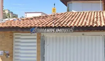 SOBRADO COM 04 SUÍTES  E PISCINA