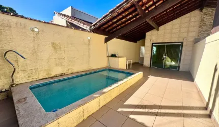 Casa com 3 dormitórios à venda, 112 m² por R$ 750.000,00 - Vila Guilhermina - Praia Grande/SP