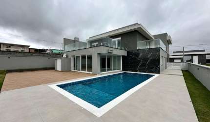 Casa com 503 m² em condomínio fechado em Pinhais.