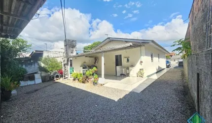 Casa com 5 quartos à venda na Vereador Benjamin Corrêa, 368, Praia João Rosa, Biguaçu, 300 m2 por R$ 538.000