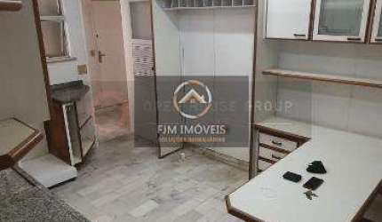 Excelente apartamento fundos no Place Vendome  -  Niterói