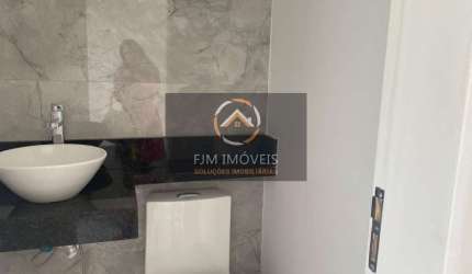 Casa em Itaipu - Niterói com 136m², 4 dormitórios, 1 suíte e 3 banheiros. À venda por R$750.000. Confira!