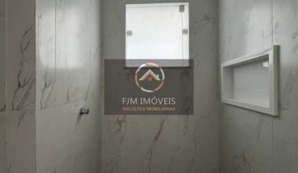 FJM IMÓVEIS VENDE -  Linda casa Triplex, 3 suítes espaçosas, sala integrada com cozinha, 4 banheiros, 2 vagas, ótimo terraço com vista para o verde. Próxima a todos os comércios da região como superme