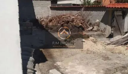 Casa à Venda em Muriqui, Niterói - 350m², 2 Dormitórios