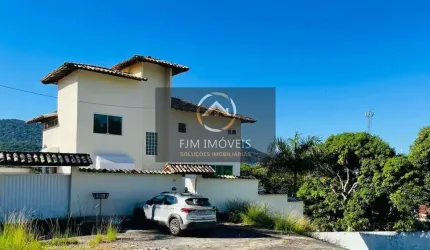 Casa à Venda em Maravista, Niterói: 3 Dormitórios e 6 Banheiros