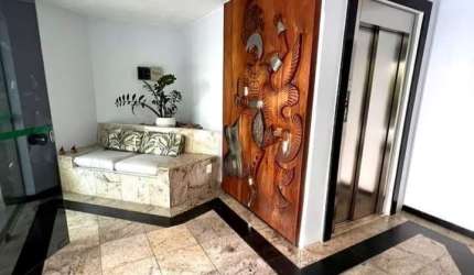 Amplo apartamento 4/4 nascente