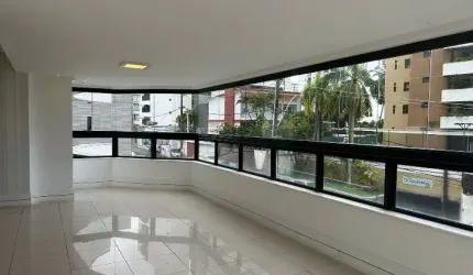 Apartamento na Graça com 3/4
