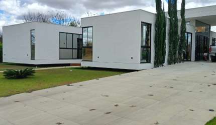 Casa 4 suítes no Haras Camping Clube