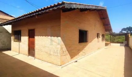 Chácara com piscina e churrasqueira
