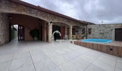 Casa à venda em Peruíbe, a 100 metros do mar.