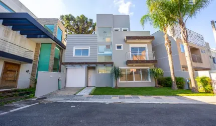 Casa em condomínio com 3 suítes com possibilidade de compra de mais um terreno no Uberaba