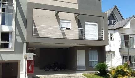 CASA EM CONDOMÍNIO COM TERRAÇO E PASSAGEM LATERAL  NO BAIRRO ALTO