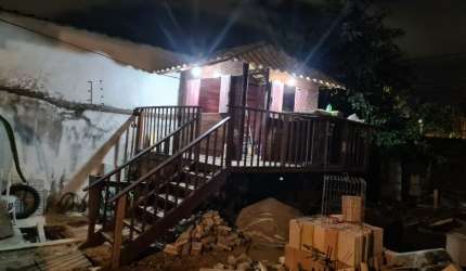 CASA DE BONECA, COLONIAL MADEIRA MACIÇA
