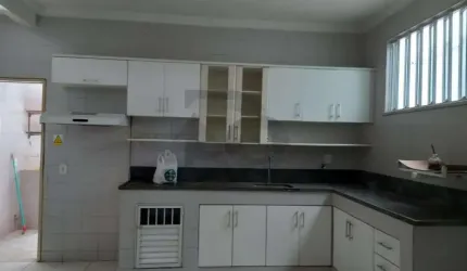 Casa Para Vender com 4 quartos, sendo 1 suíte no bairro Luzia em Aracaju