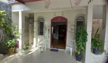 Casa Para Vender com 3 quartos, sendo 2 suítes no bairro Suíssa em Aracaju