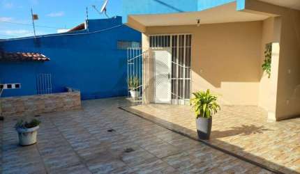 Casa Para Vender com 4 quartos 1 suíte no bairro Coroa do Meio em Aracaju