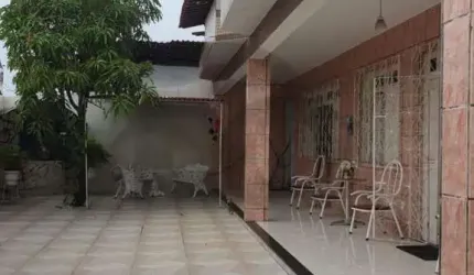 Casa Para Vender com 7 quartos 3 suítes no bairro Pereira Lobo em Aracaju